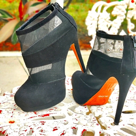 Aldo Shoes - Aldo sueded platform stilleto